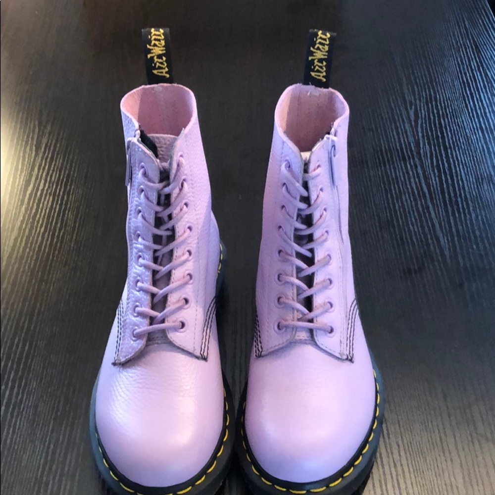 Dr. Martens 4